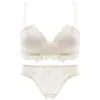 Japanese-style embroidered lace sexy lingerie for women, small breasts gathered together, no rims to look larger, and a pair of lace-reducing bra sets Item Picture